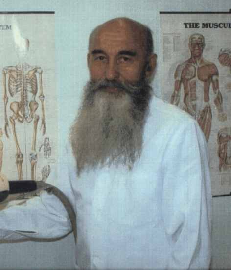 W. Sakari Pekkala, Chiropractico, Masajista Especialista